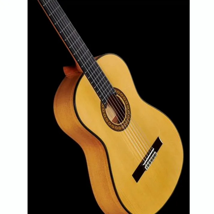 Alhambra 8 Fc Flamenco incl. Case