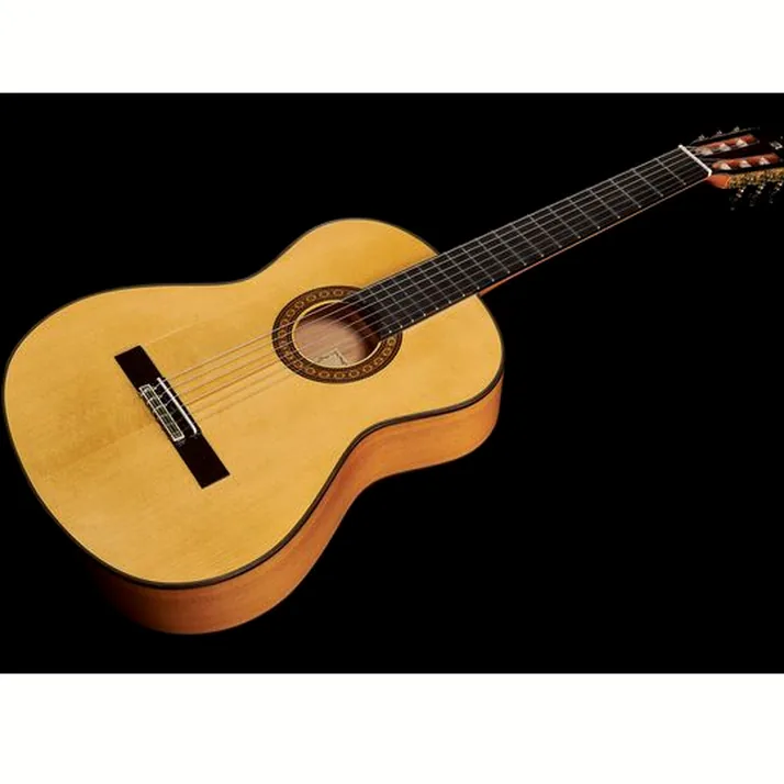 Alhambra 8 Fc Flamenco incl. Case