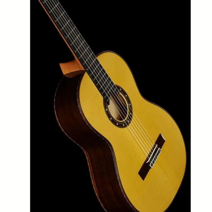Amalio Burguet Aniversario Spruce w/ Case