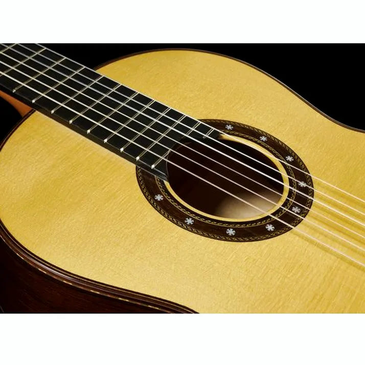 Amalio Burguet Aniversario Spruce w/ Case