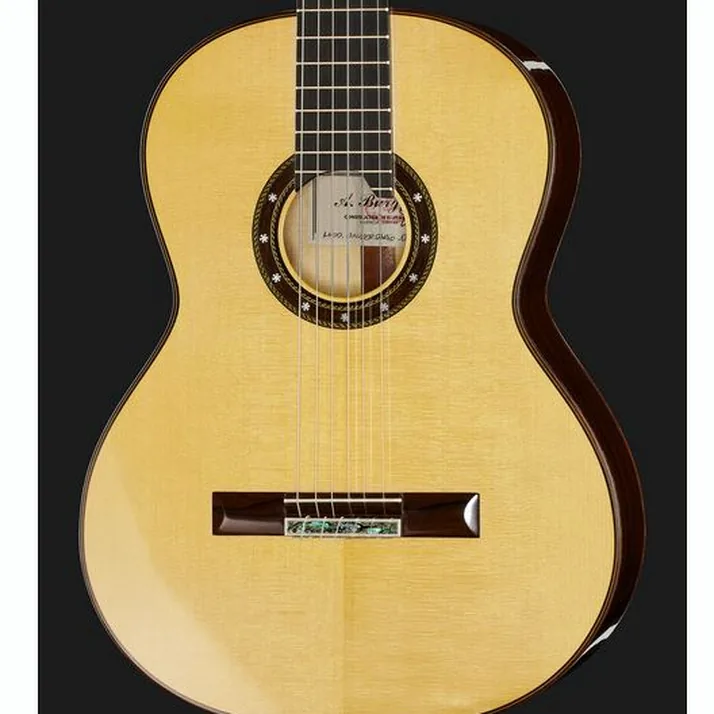 Amalio Burguet Aniversario Spruce w/ Case
