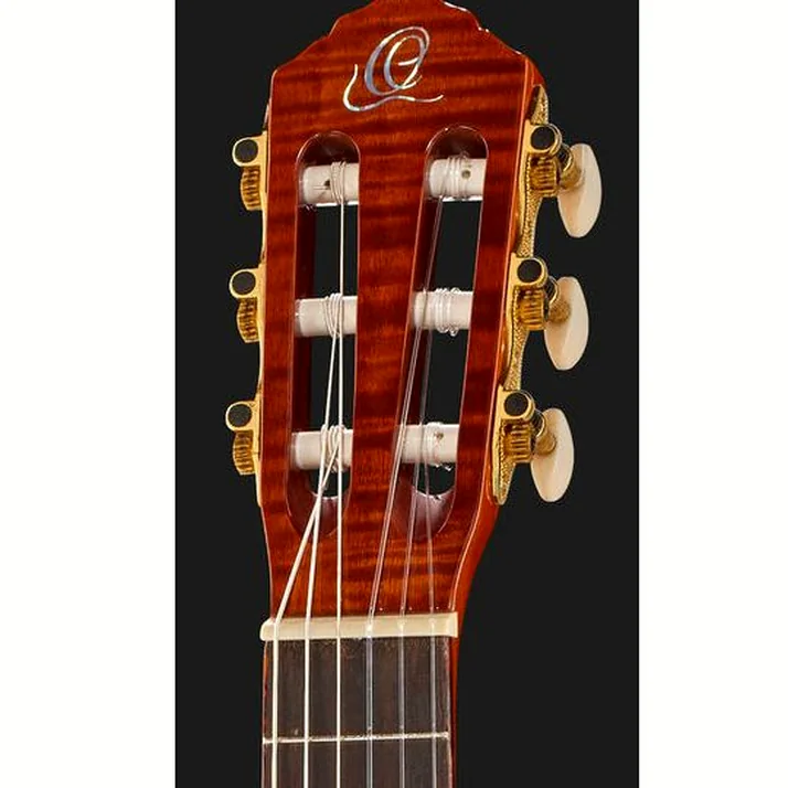 Ortega RGLE18FMH Guitarlele