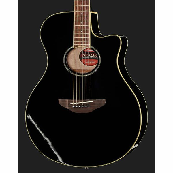 Yamaha APX 600 Black