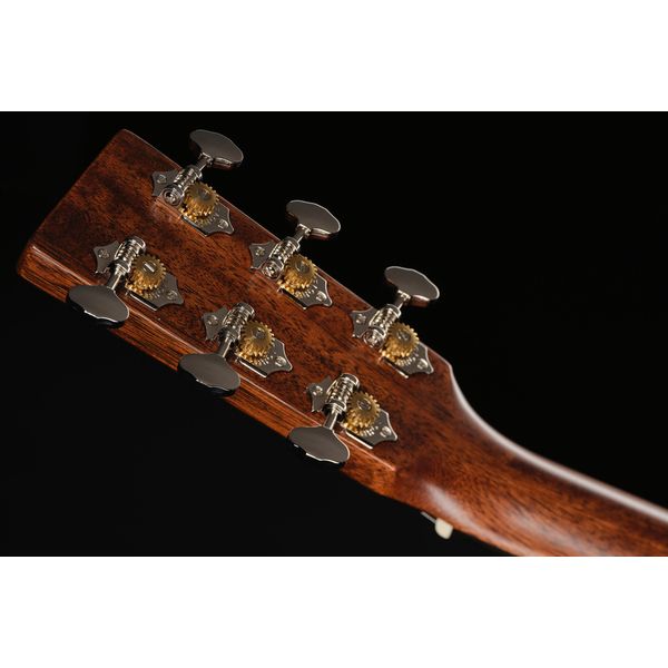 Martin Guitar D18