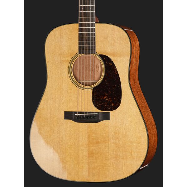Martin Guitar D18