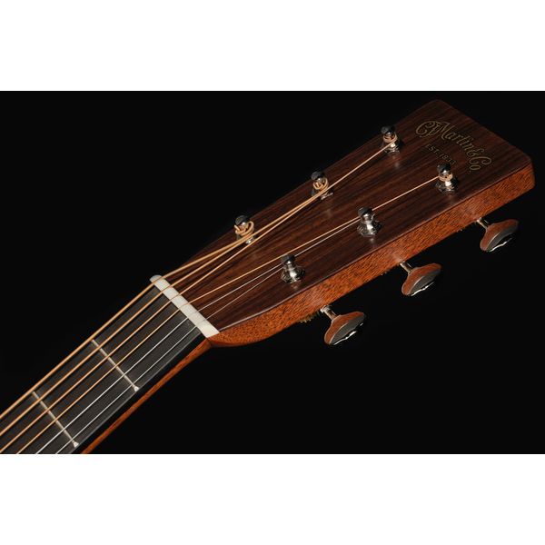 Martin Guitar HD28E