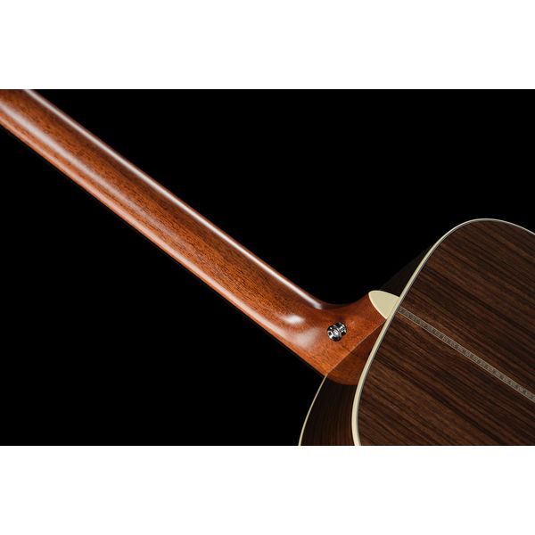 Martin Guitar HD28E