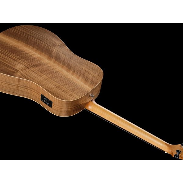 Taylor BBTe Walnut