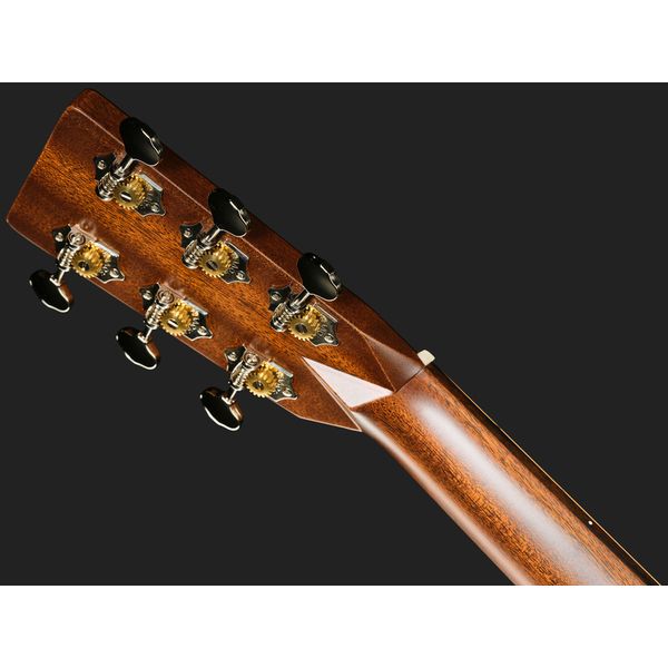 Martin Guitar D-28 Satin